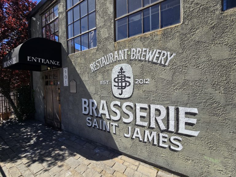 25204 brasserie saint james 768x576
