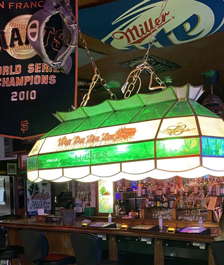 25281 luckes saloon 768x911