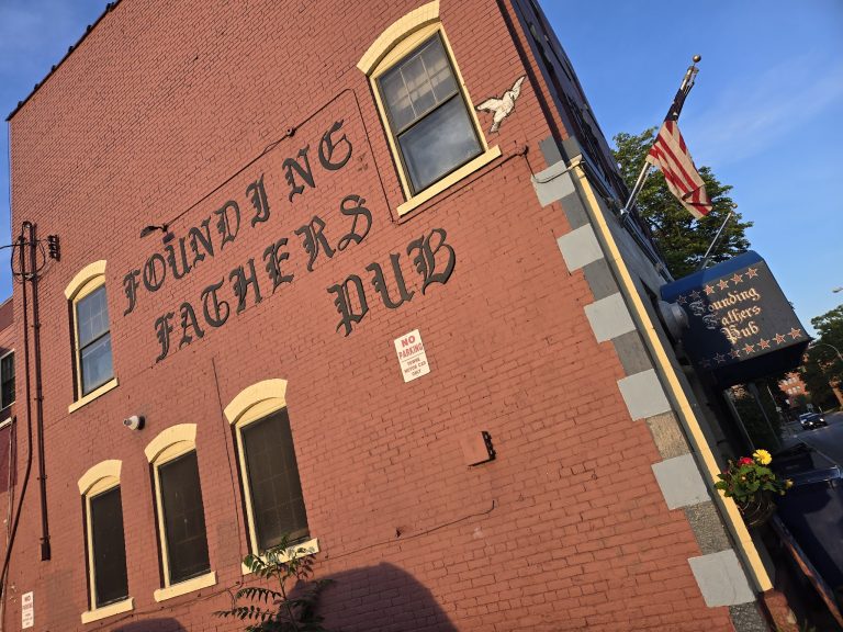 25327 founding fathers pub 768x576