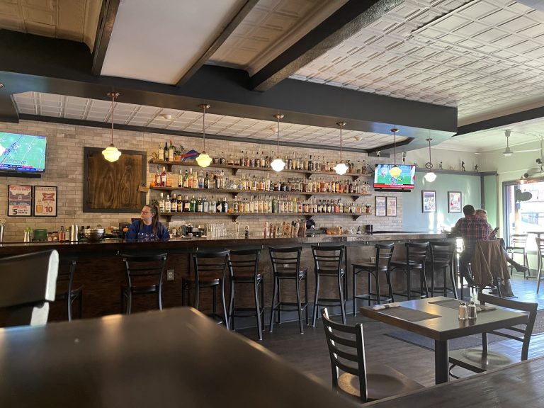 25329 the burning buffalo bar grill 768x576