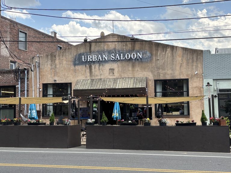 25423 urban saloon 768x576
