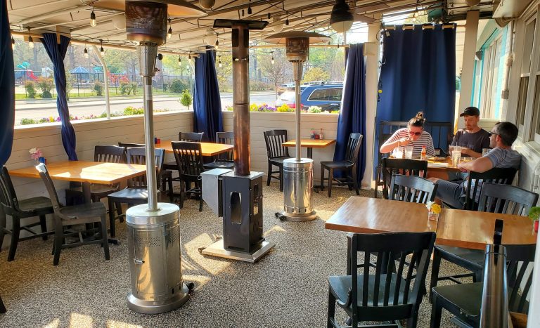 25483 riverside tavern 768x467