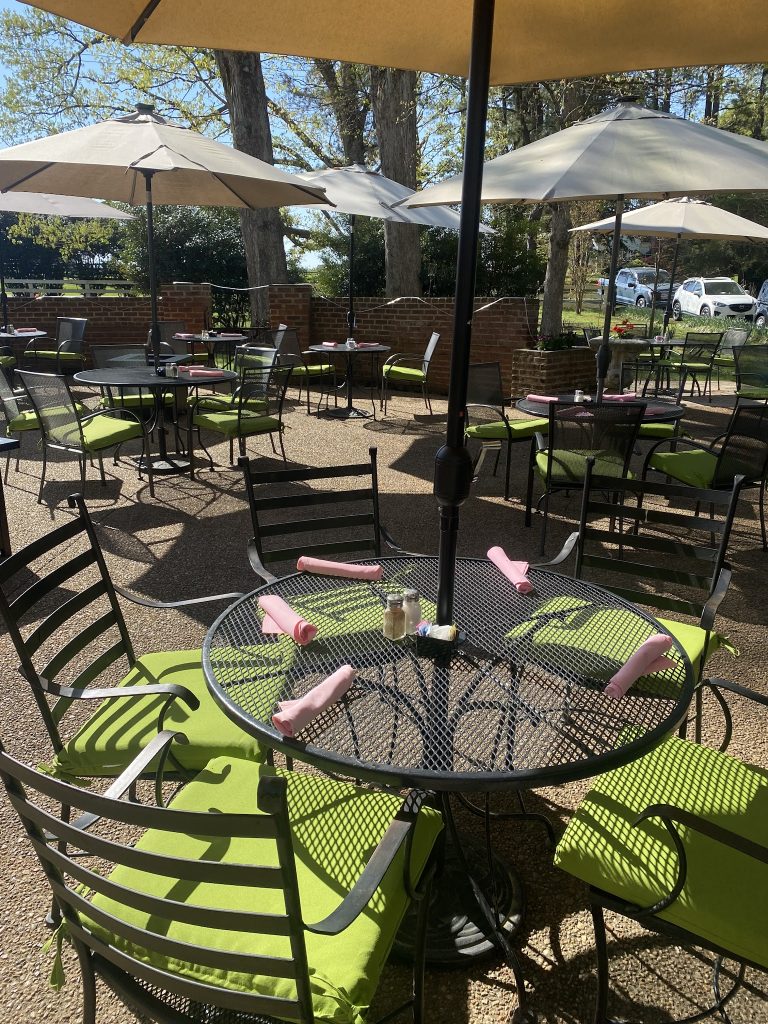 25497 lolas farmhouse 768x1024