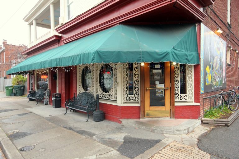 25536 joes inn the fan 768x512