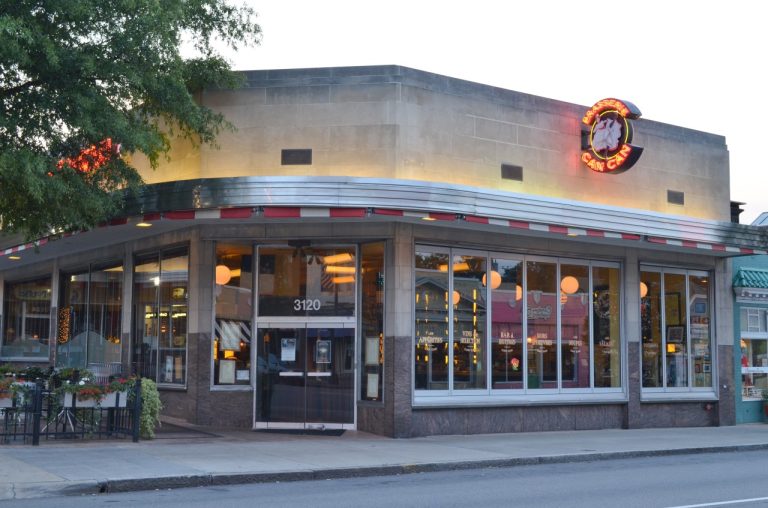 25557 can can brasserie 768x508