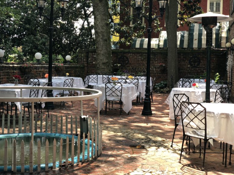 25594 the patio thai restaurant 768x576