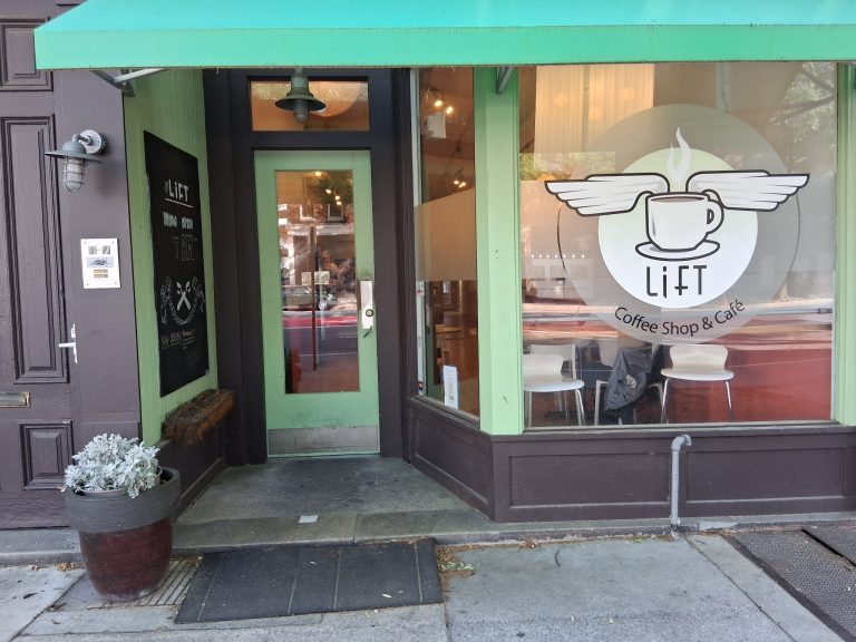 25604 lift coffee shop cafe 768x576