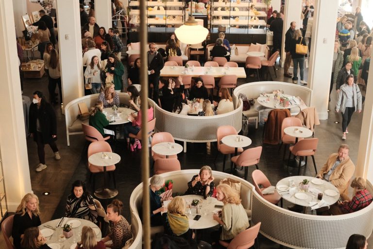 25616 the lobby bar 768x512