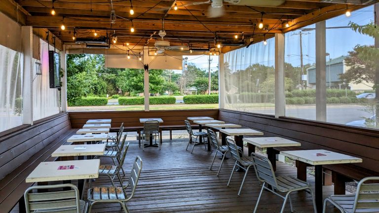 25665 ellies hot dogs ice cream 768x432