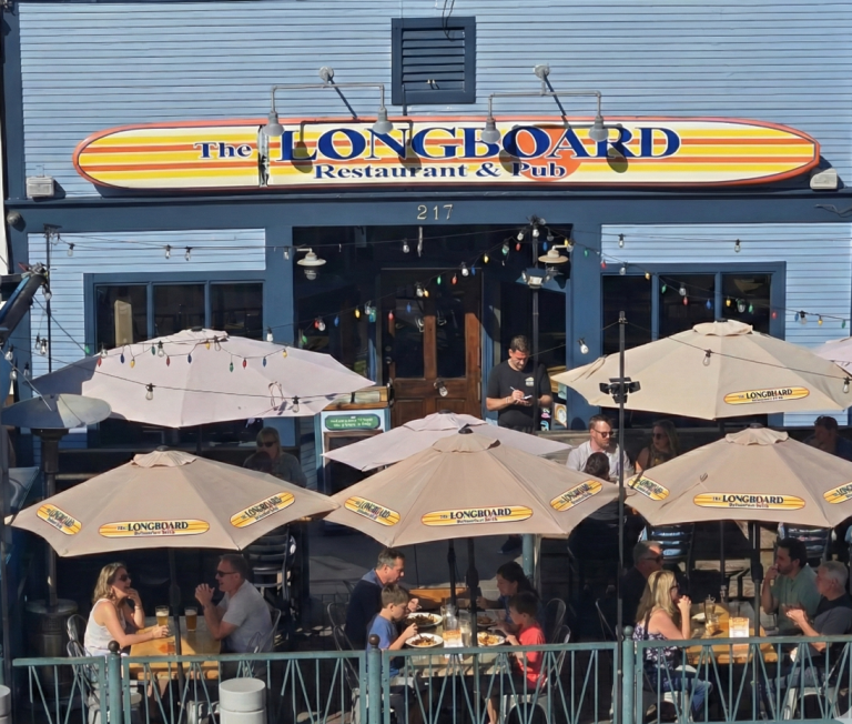 25691 longboard restaurant pub 768x652