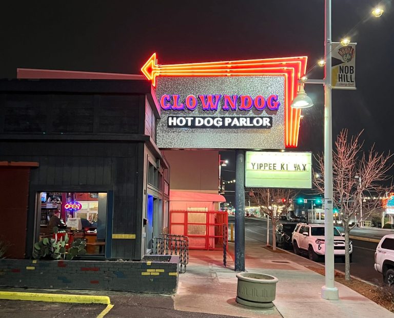 25726 clowndog hot dog parlor 768x620