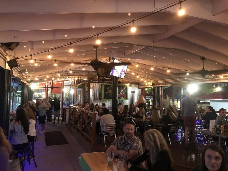 26072 anne bonnys bar and grill 768x576