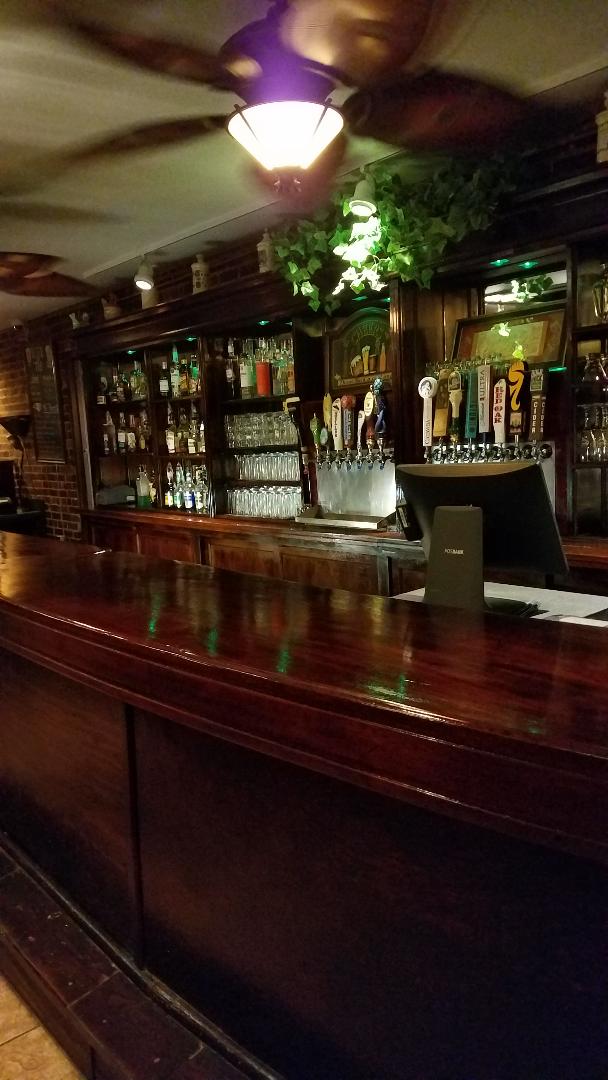 26076 paddys hollow restaurant pub