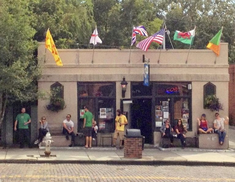 26166 duck dive pub 768x593