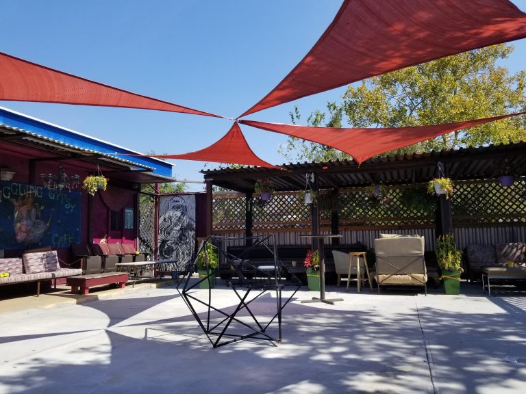 26232 barzarre 8211 beer spirits tacos hookah music 768x576