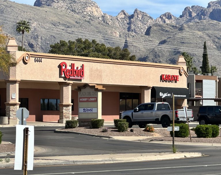 26309 redbird scratch kitchen bar 768x609