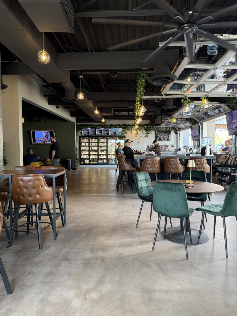 26409 the broadway beer wine bar 768x1024