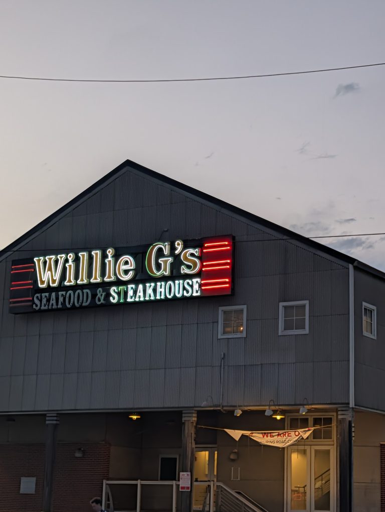 26596 willie gs seafood steaks 768x1020